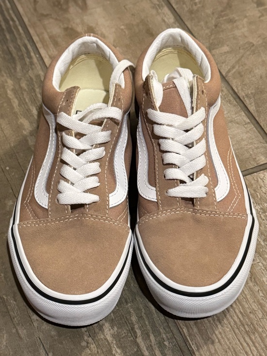 Vans Shoes - Vans Women's 6 Men’s 4.5 Low-Top Suede Sneakers in Tan and White
